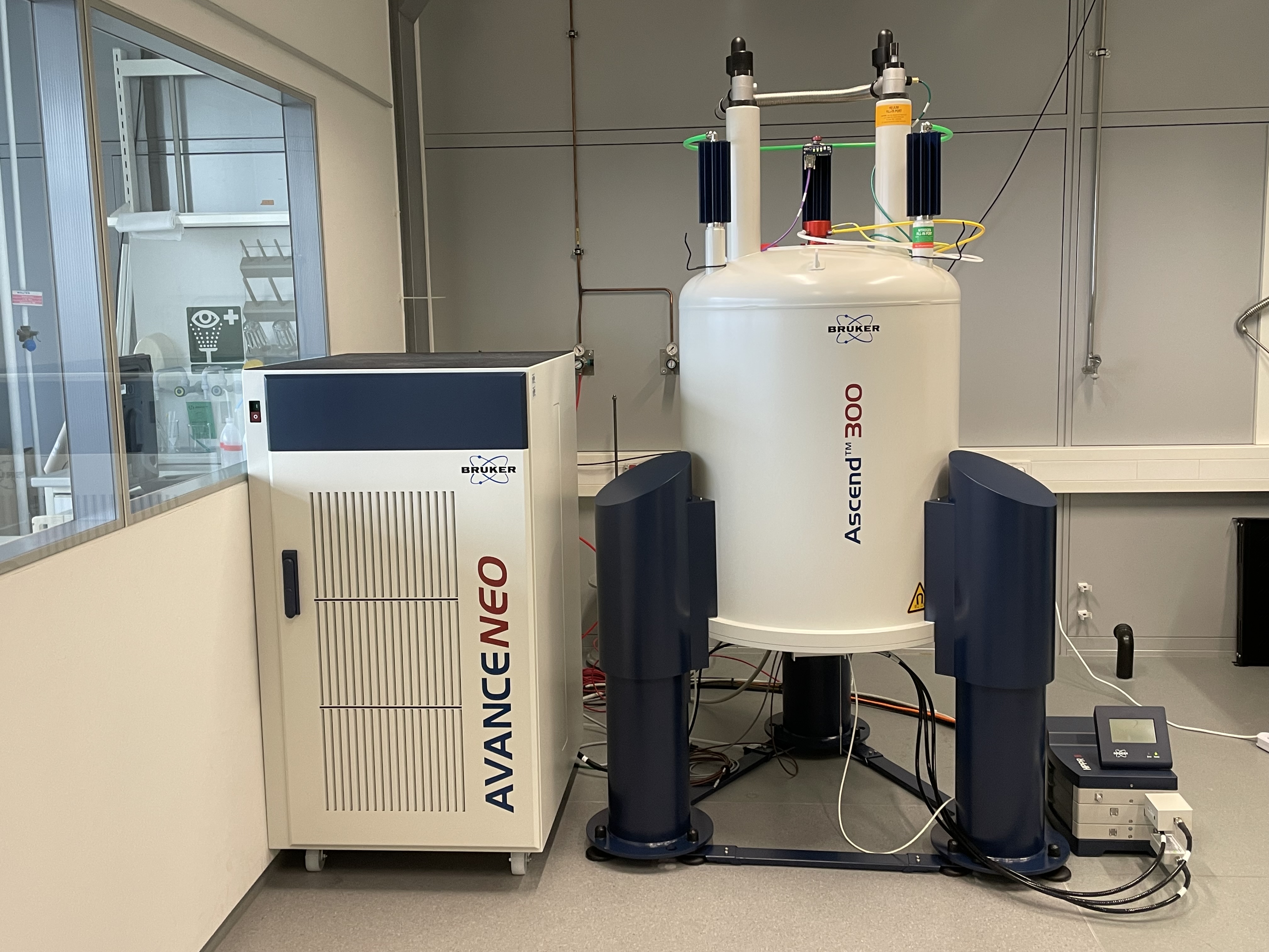 Bruker Avance NEO 300-MHz-NMR-Spektrometer